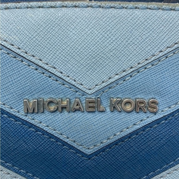 Michael Michael Kors SELMA CHEVRON MEDIUM MESSENGER - Picture 7 of 10